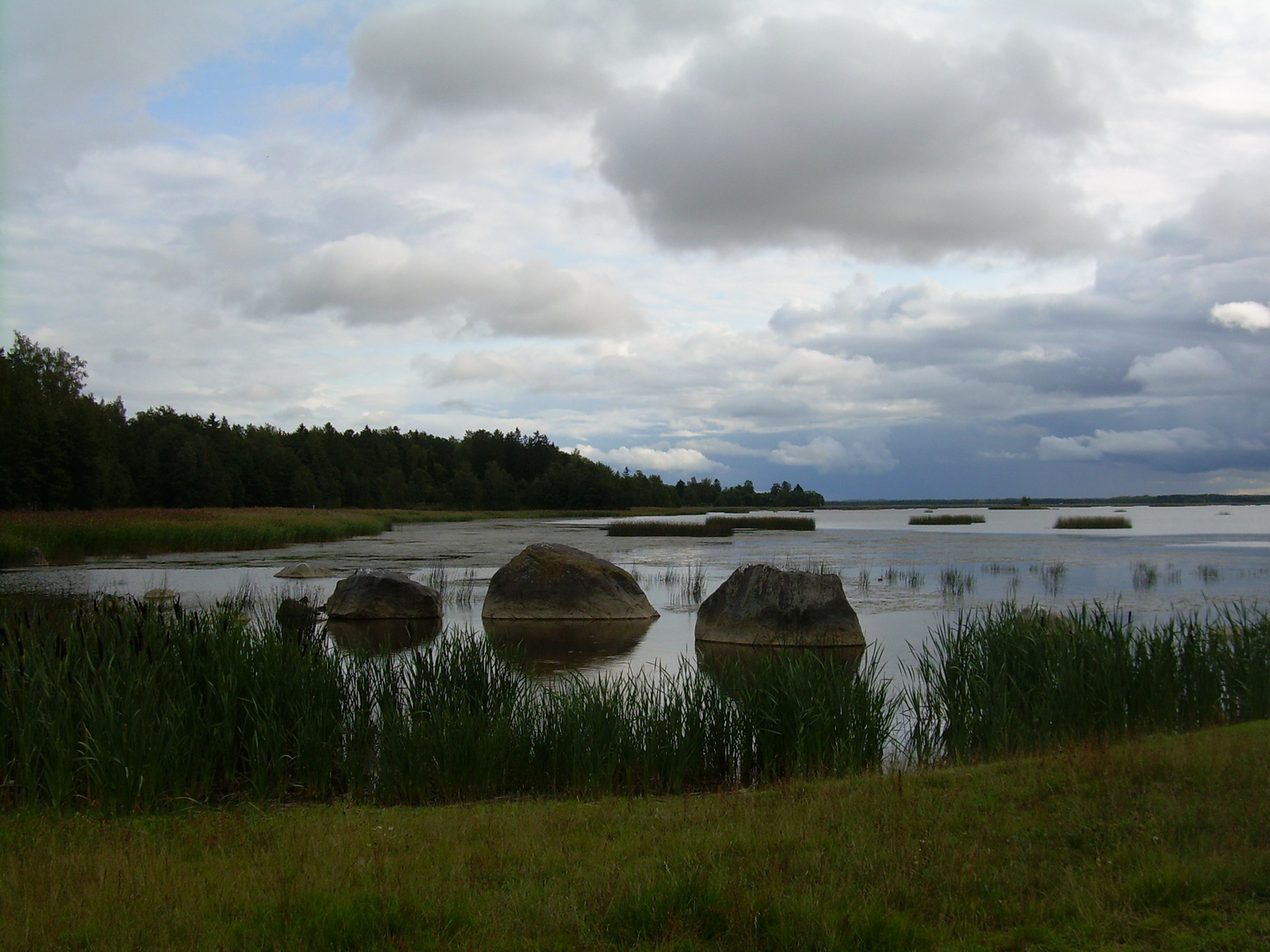 The loneliness of the stones