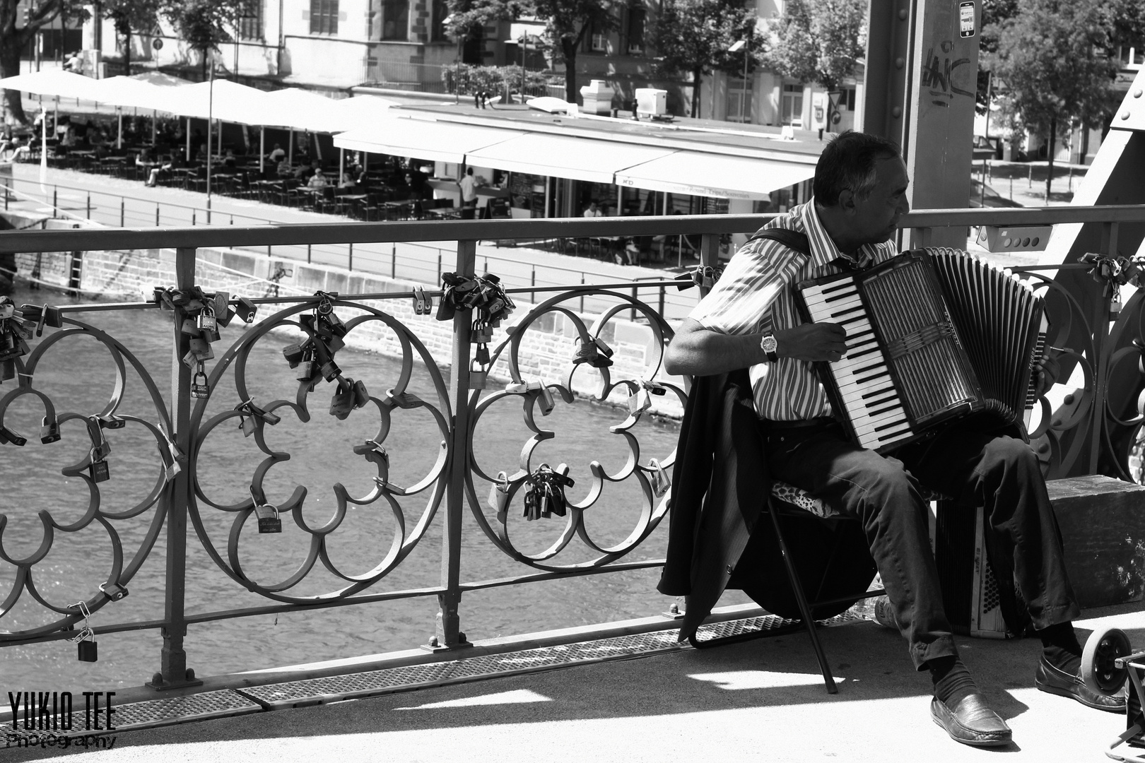 The lonely musician