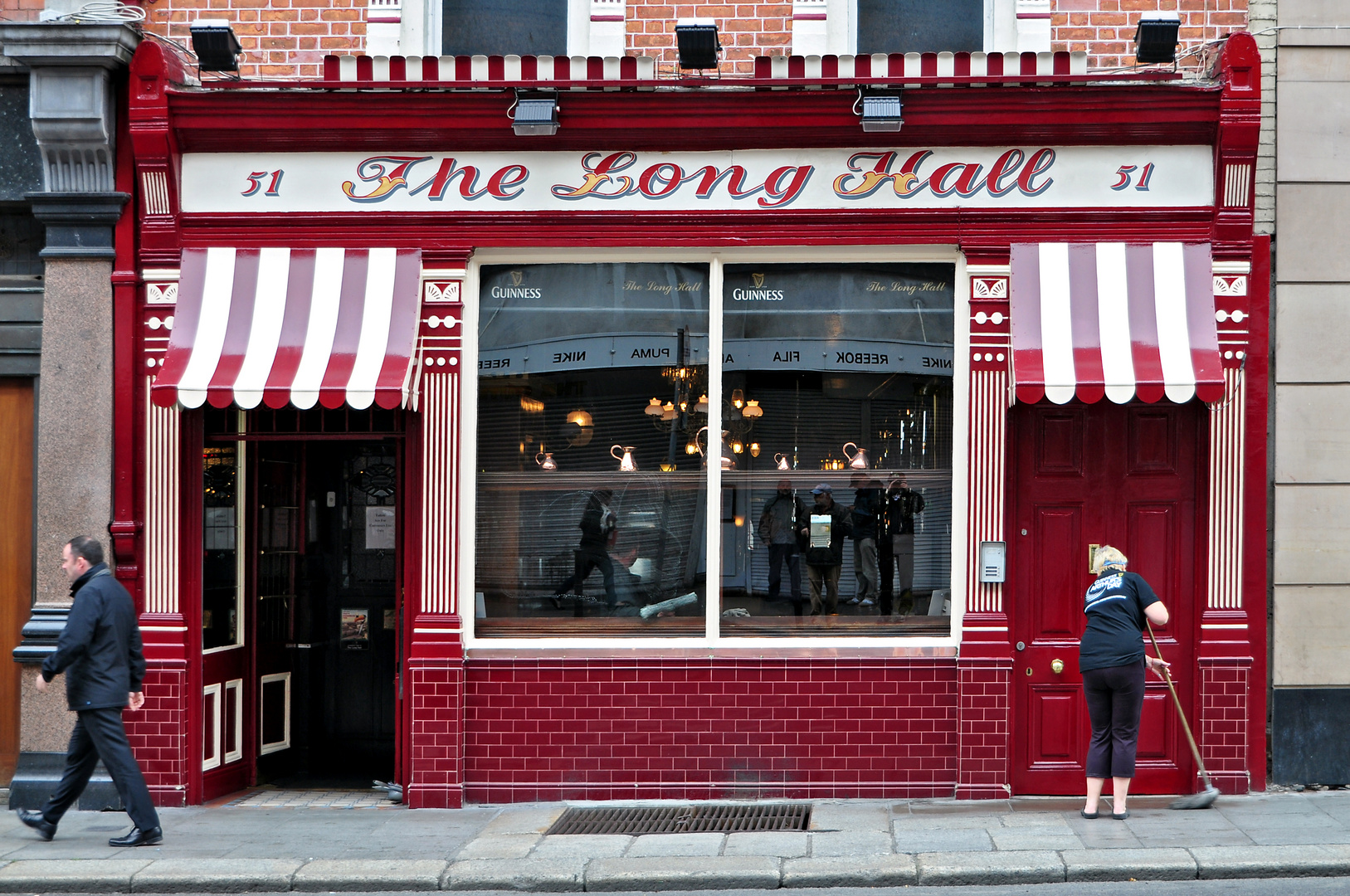 The Long Hall, Dublin