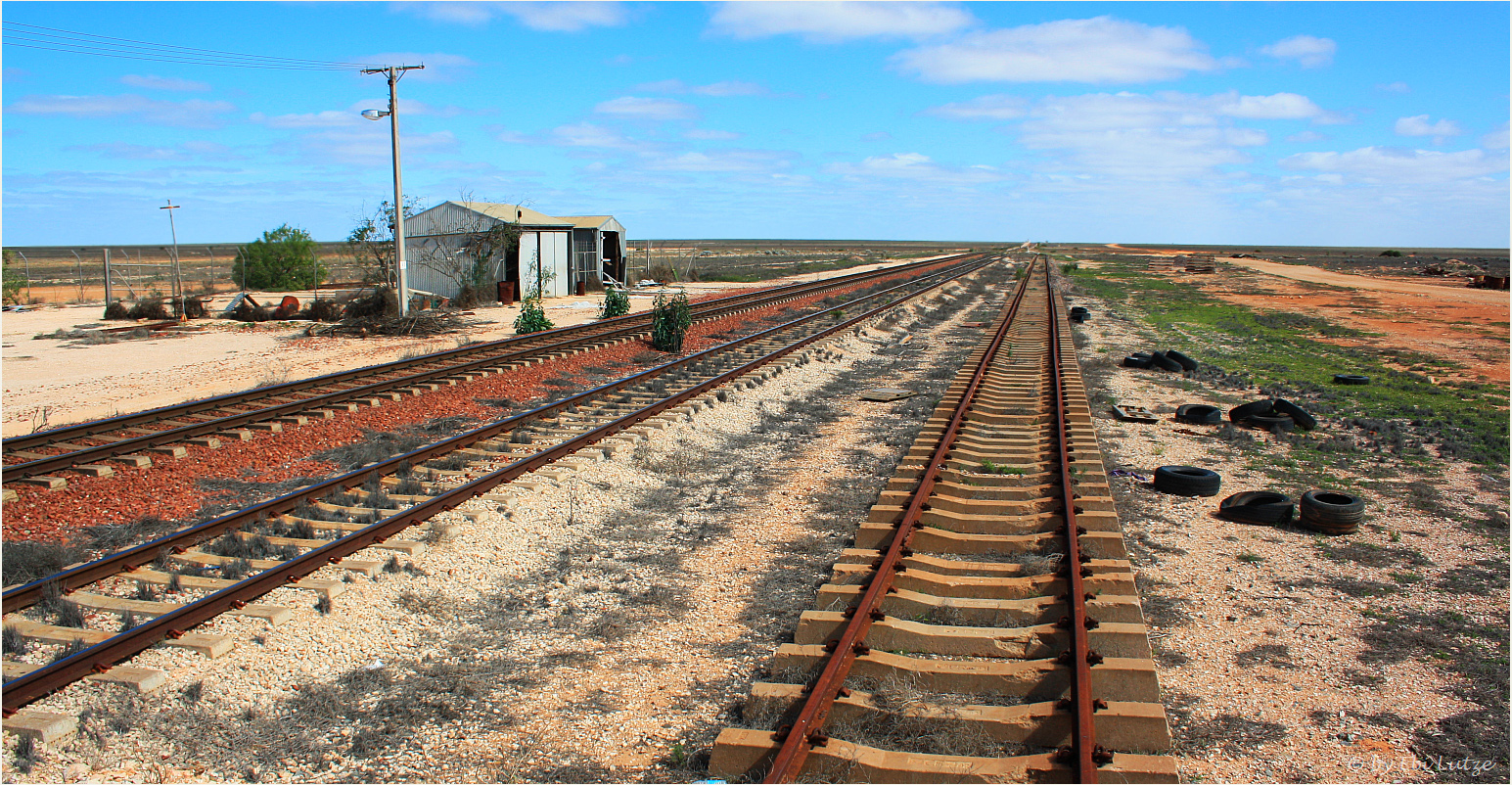 The longest straight Railway Track in the World *** Foto & Bild