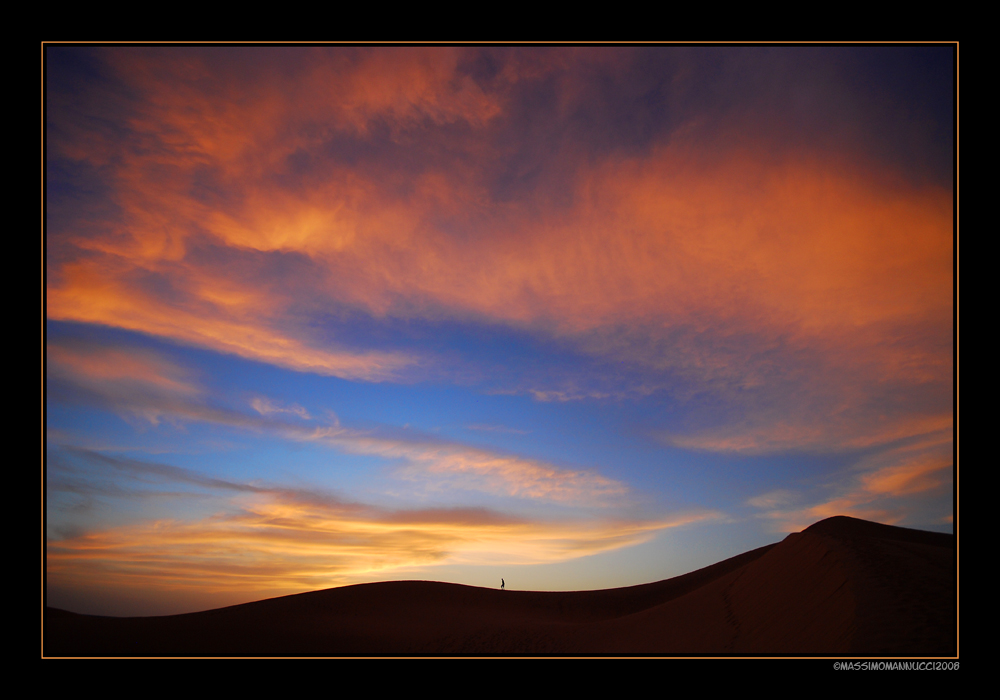 The man who walks alone in the desert