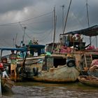 The market on the Hau Giang river