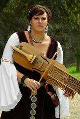 The Middle Ages (102) : Nyckelharpa player