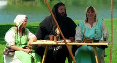 The Middle Ages (64) : Monk and peasant maids