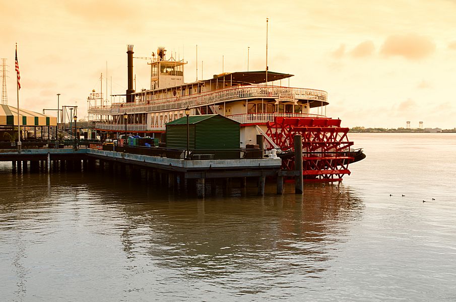 the mississippi delta is shining like a national guitar