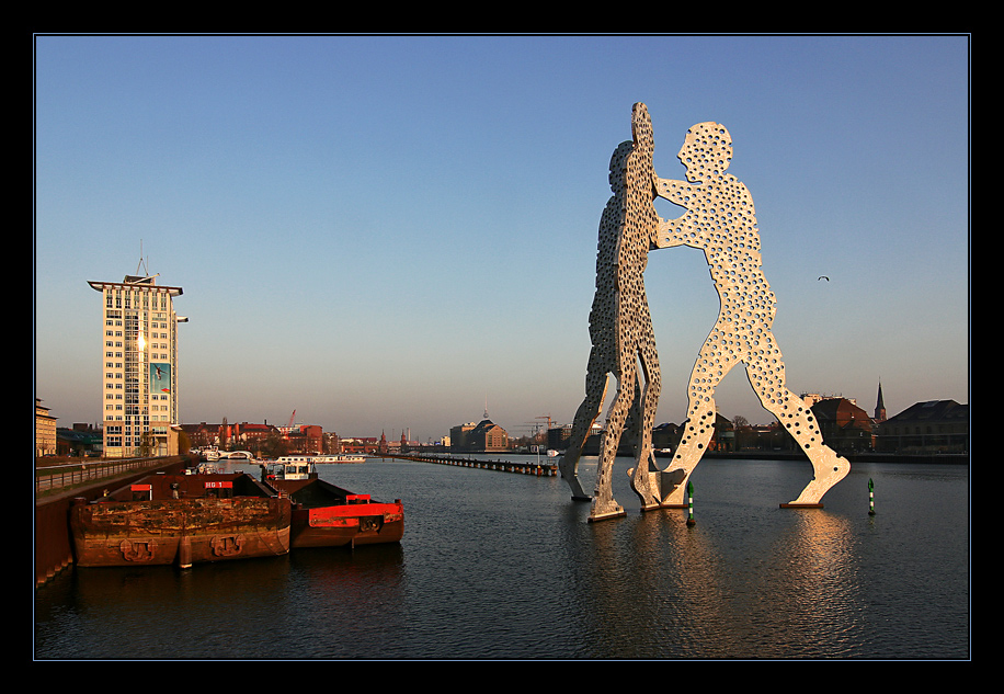 The Molecule Men ll