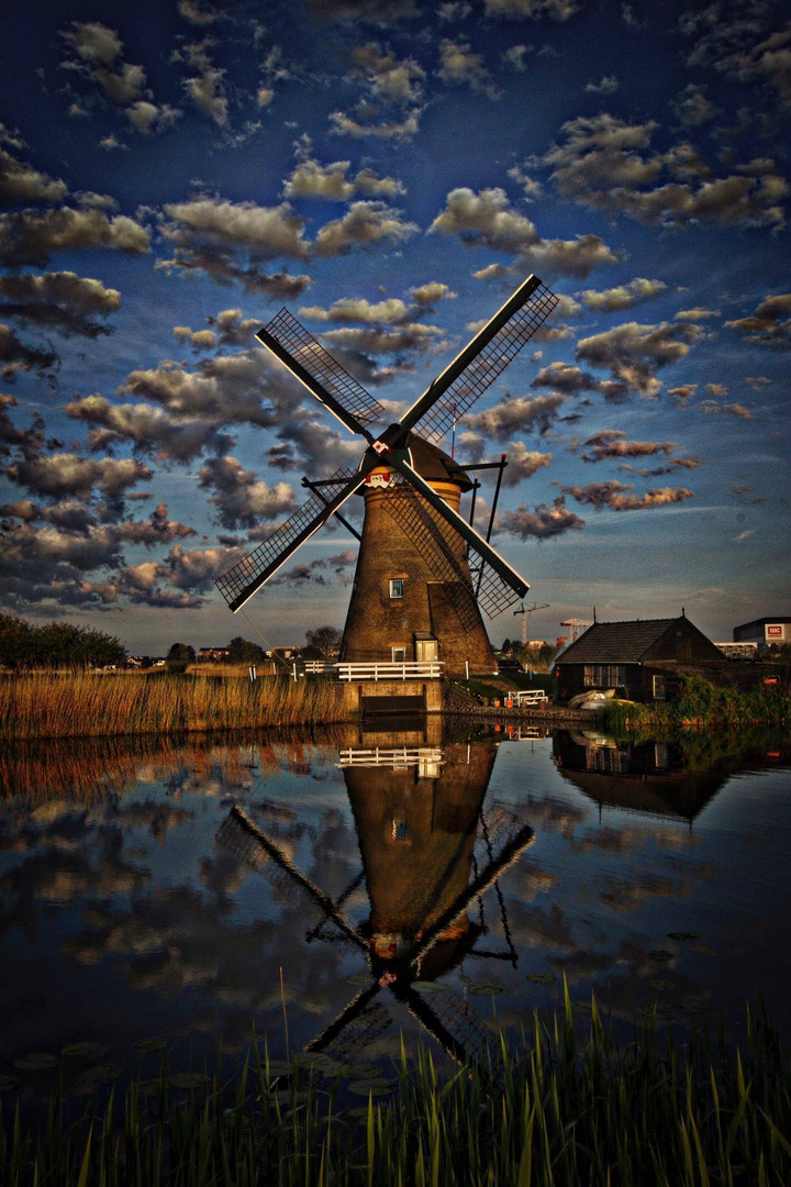 The Molen of kinderdijk 