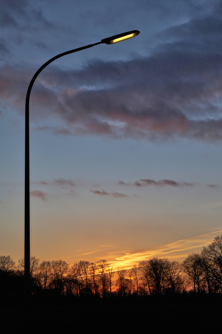 the moment street light takes over - der Moment wo die Strassenlampe übernimmt