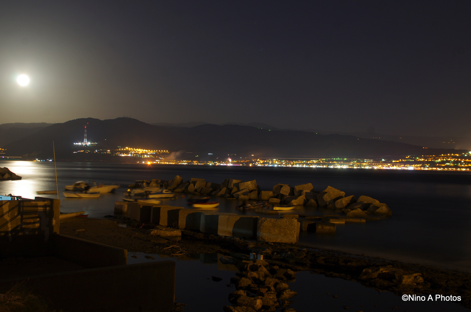 The moon over the strait!