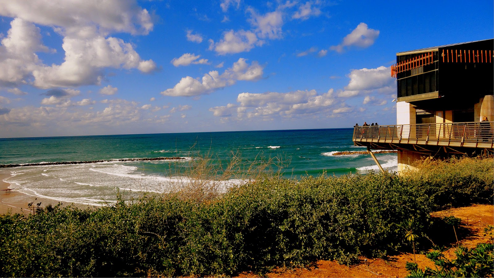 THE NETANYA BEACH ELEVATOR