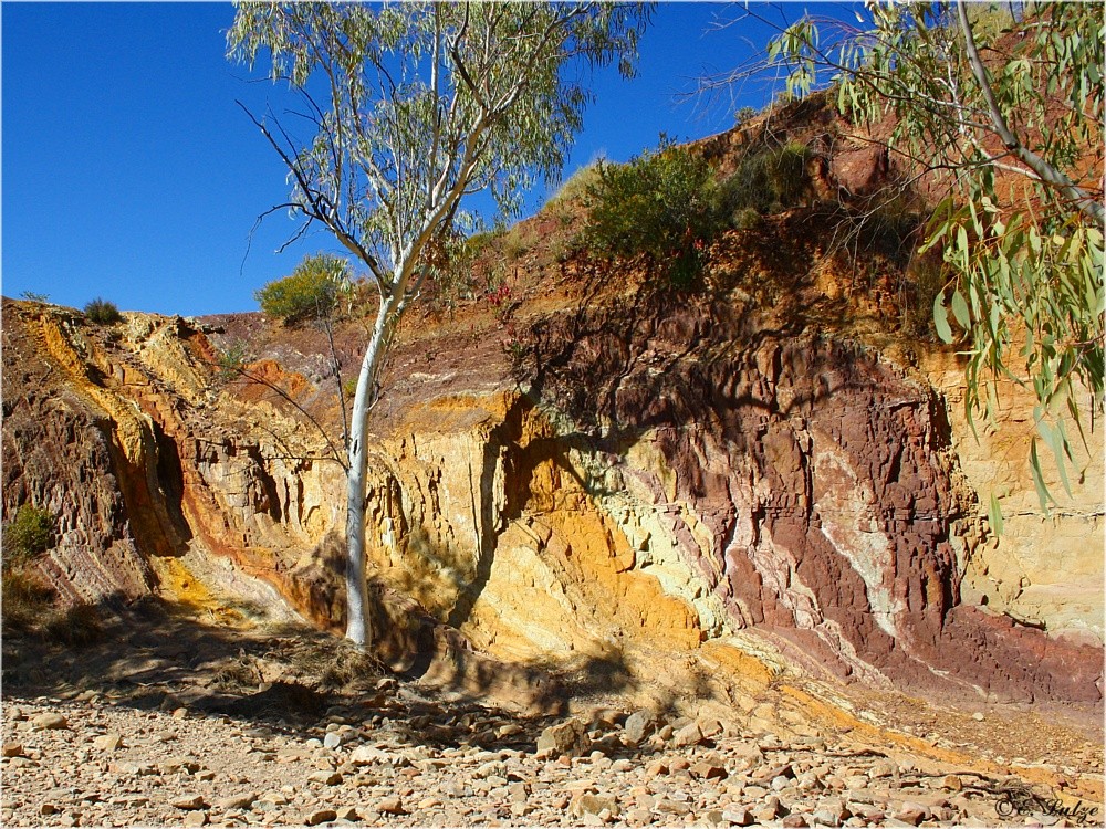 ** The Ochre Pits *** Mac Donnell Ranges