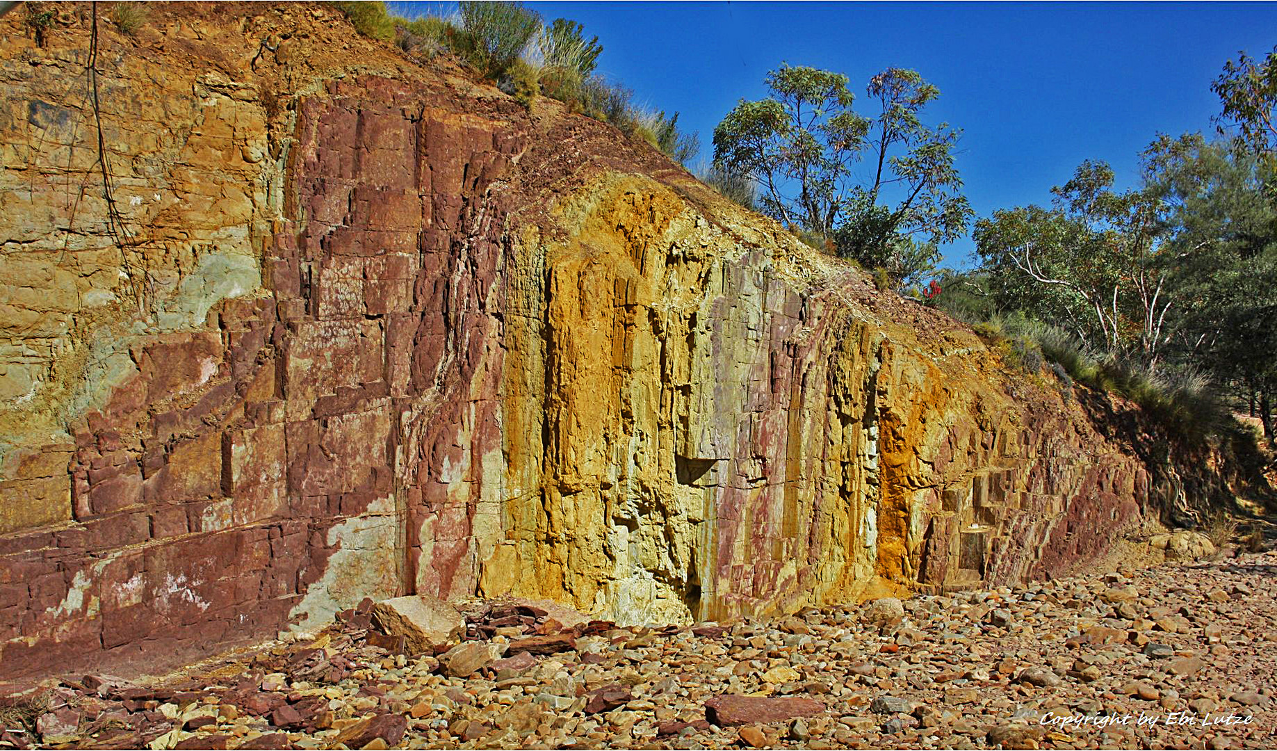 * The Ochre Pits /Mac Donnell Ranges NT *