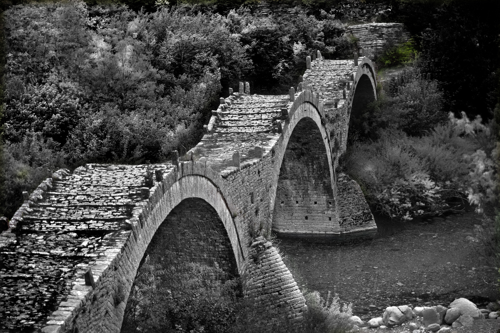 the old handmade bridge