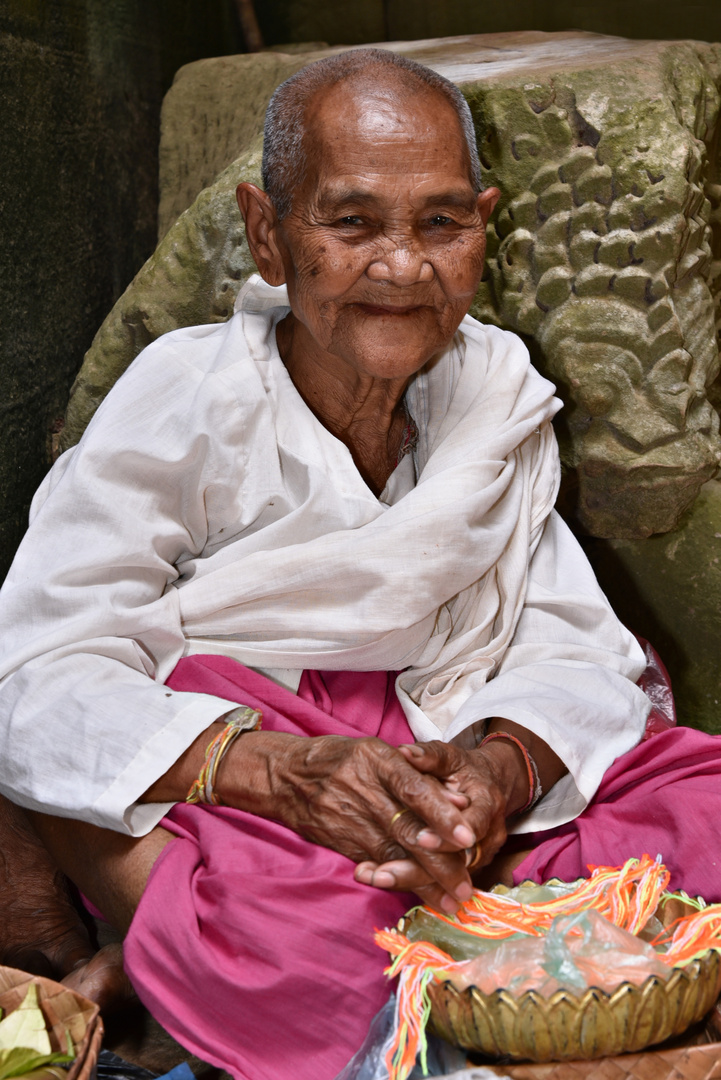 the old lady from Preah Khan 06