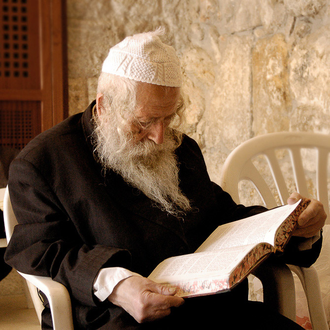 The old man near Wailing Wall