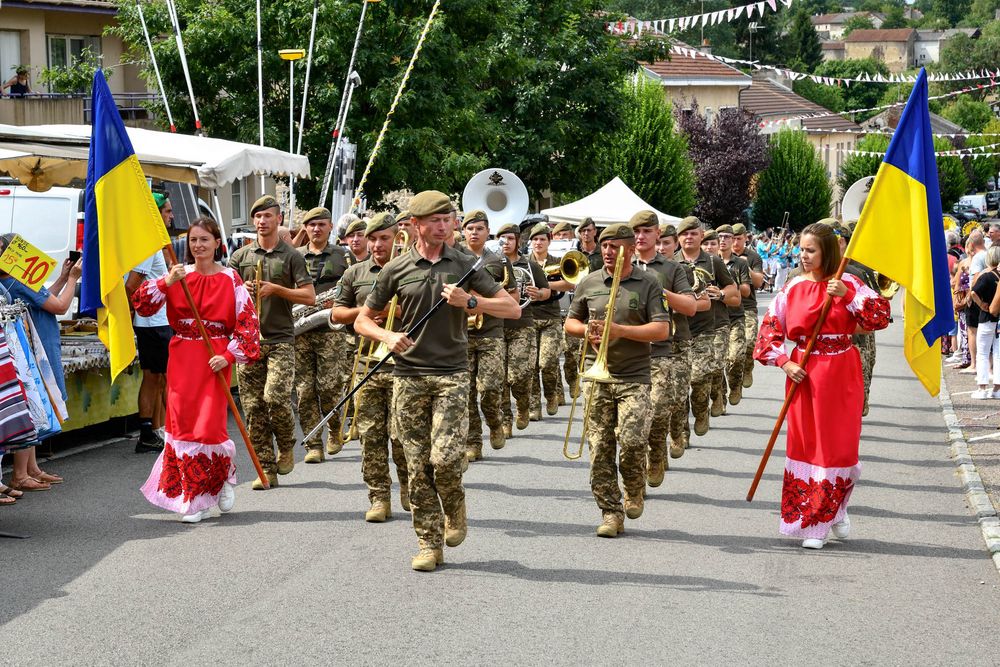 THE ORCHESTRA OF THE 194 PONTOON BRIDGE REGIMENT de NOVOMOSKOVSK (Ukraine)