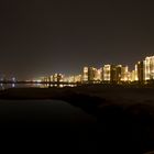 The Palm Shoreline Apartments bei nacht