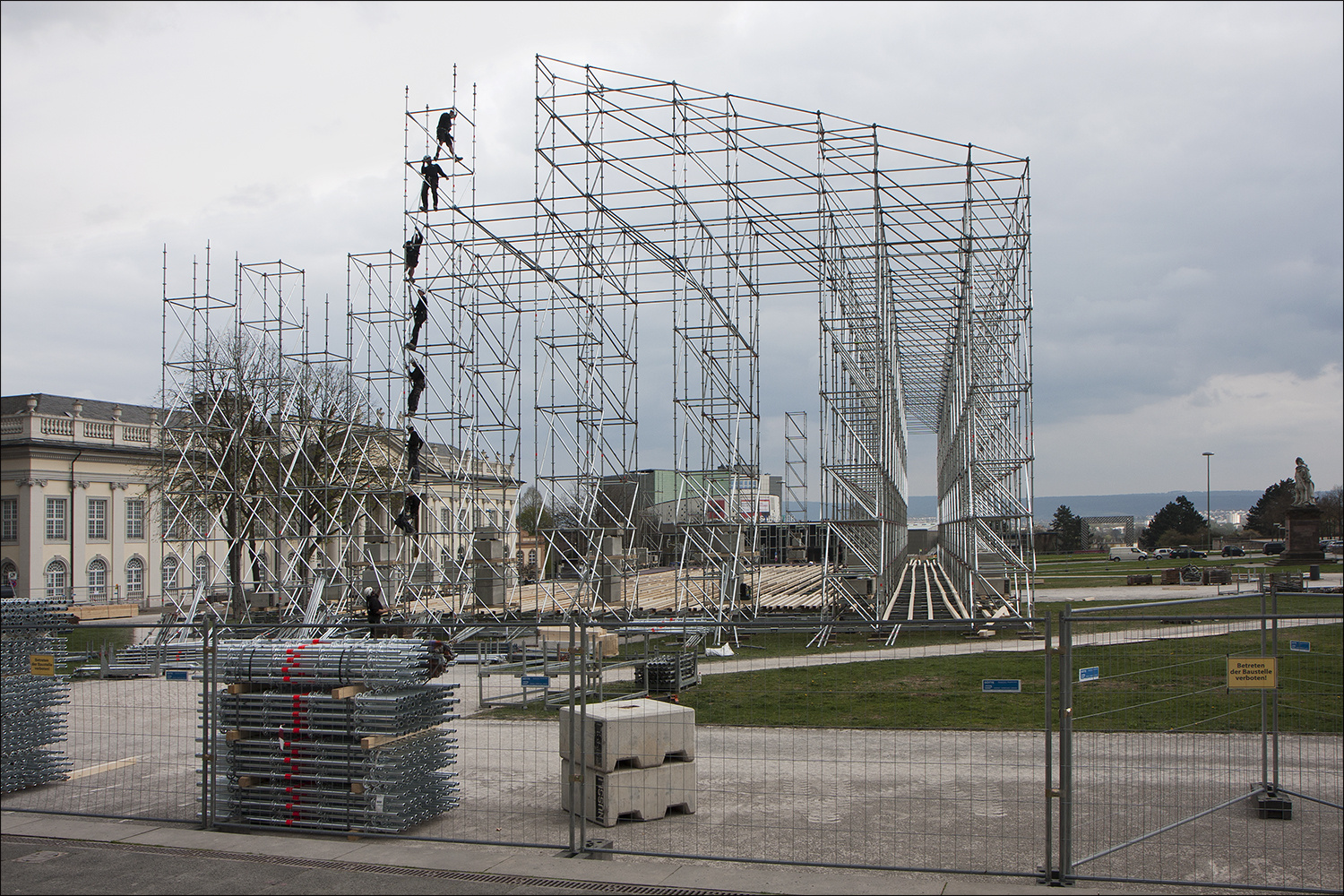   The Parthenon in Kassel entsteht