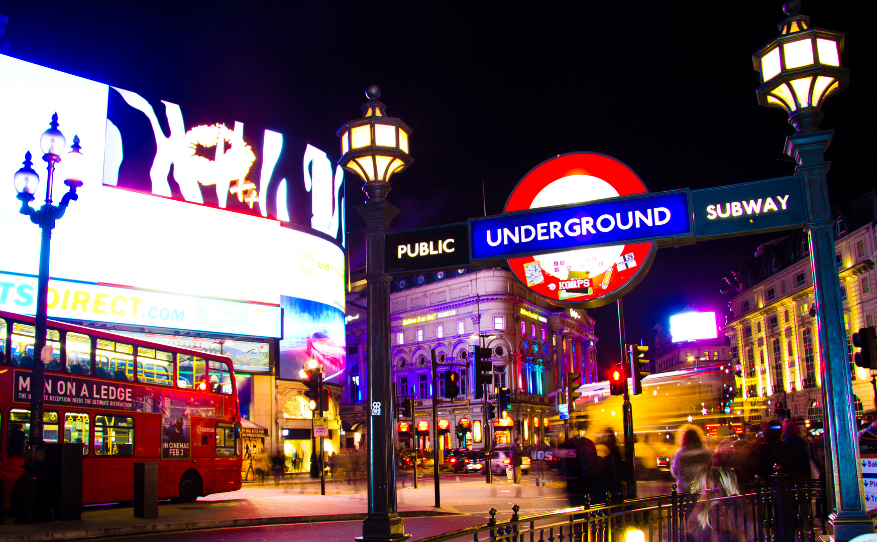 The Picadilly Circus by night