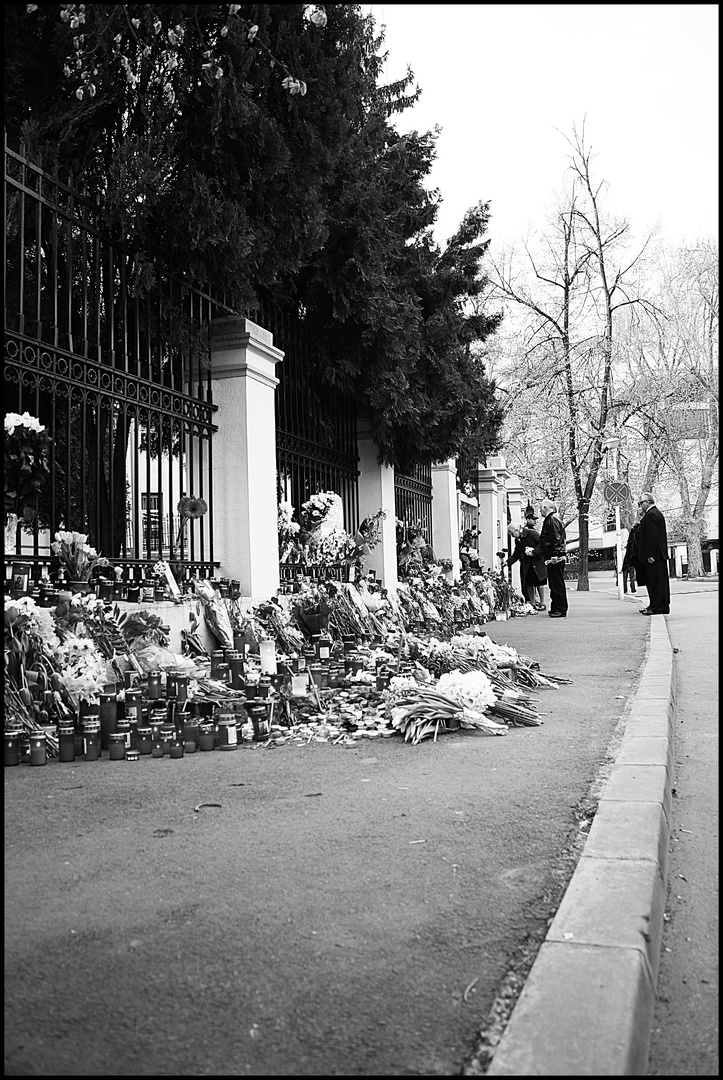 the polski ambassy in romania..r.i.p.