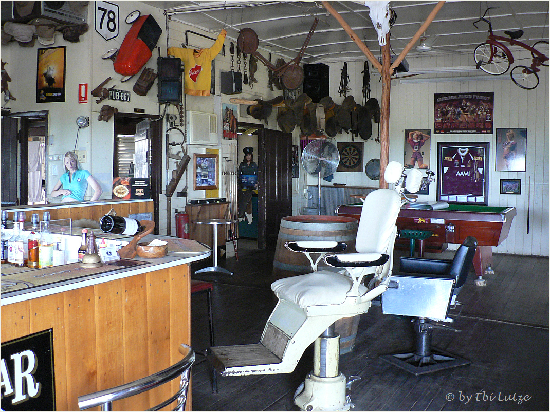 *** The Prairie Hotel / you also can have a Haircut in the Pub ***