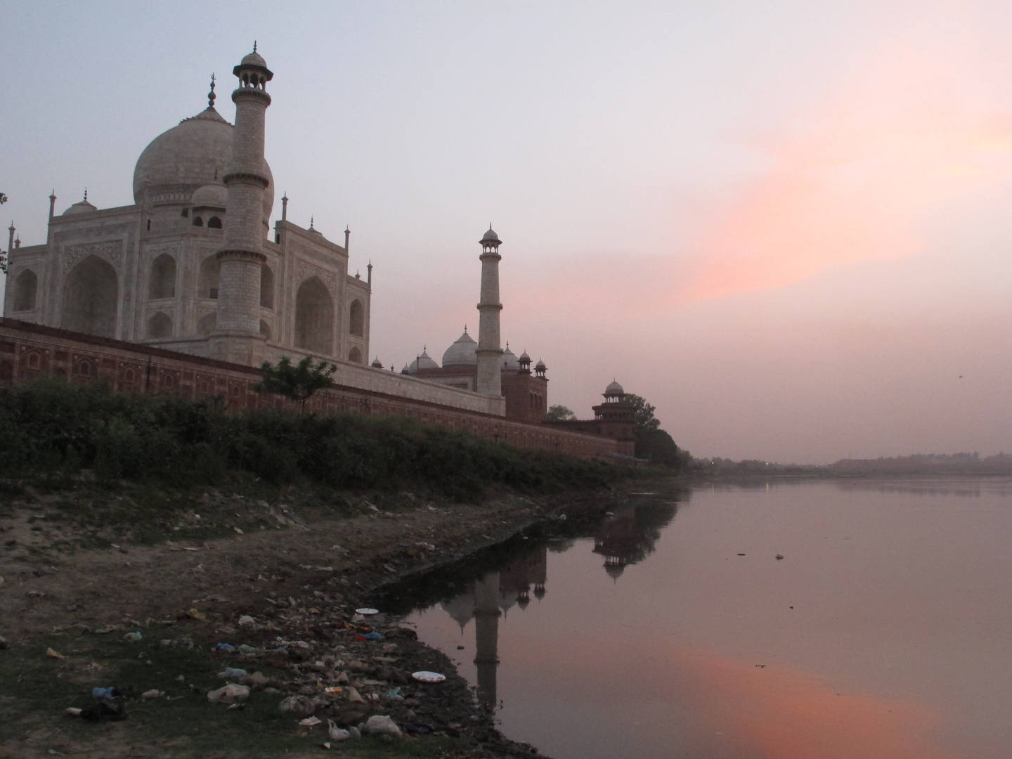 The proverbial backside of the Taj Mahal