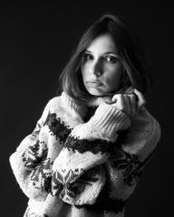 The Pullover-Girl-Polina 