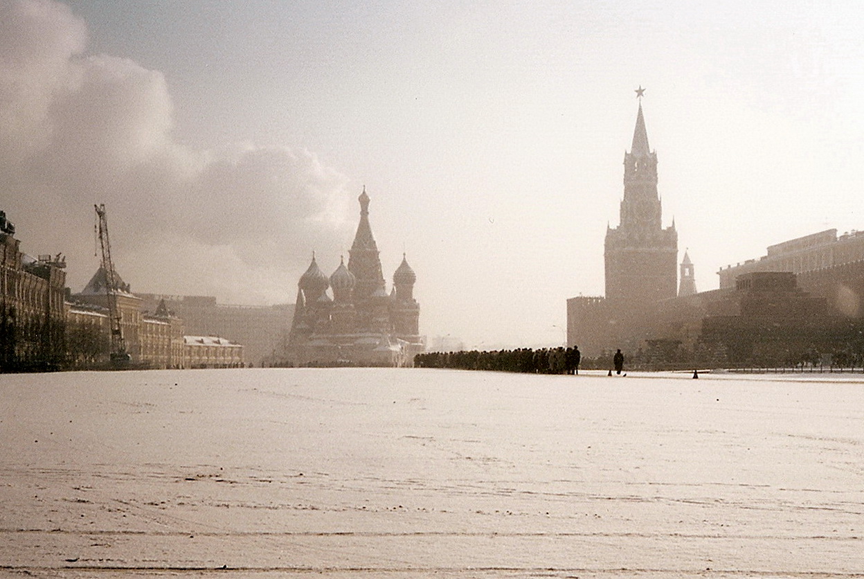 The queue to Lenin c.1985