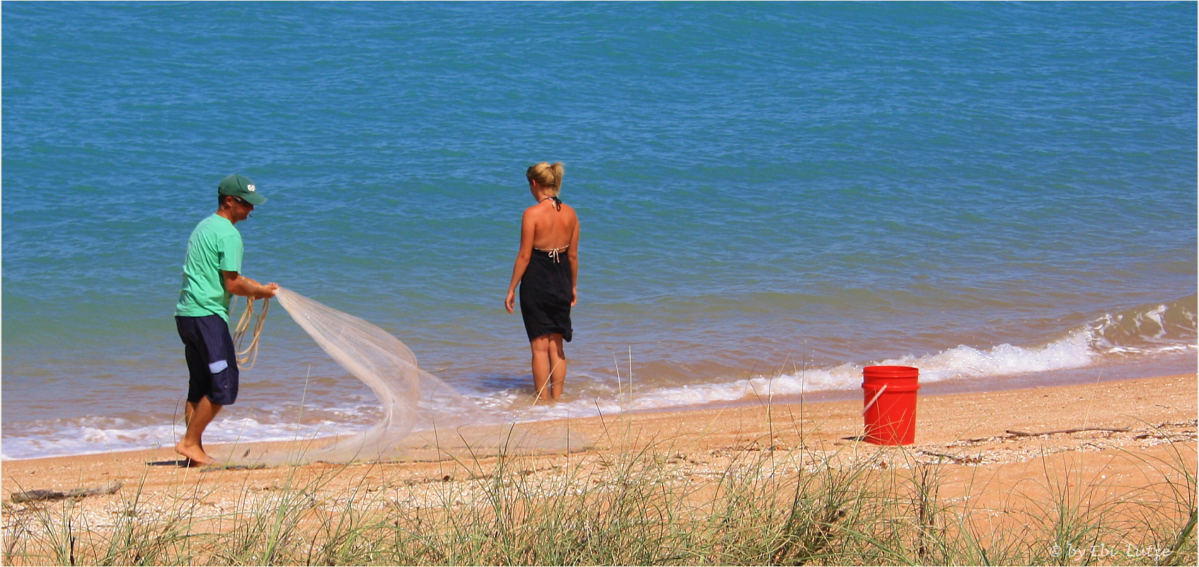 *** The red  bucket / Broome Beach Net Fisching ***