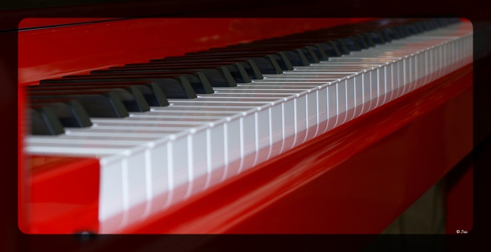 The red Piano