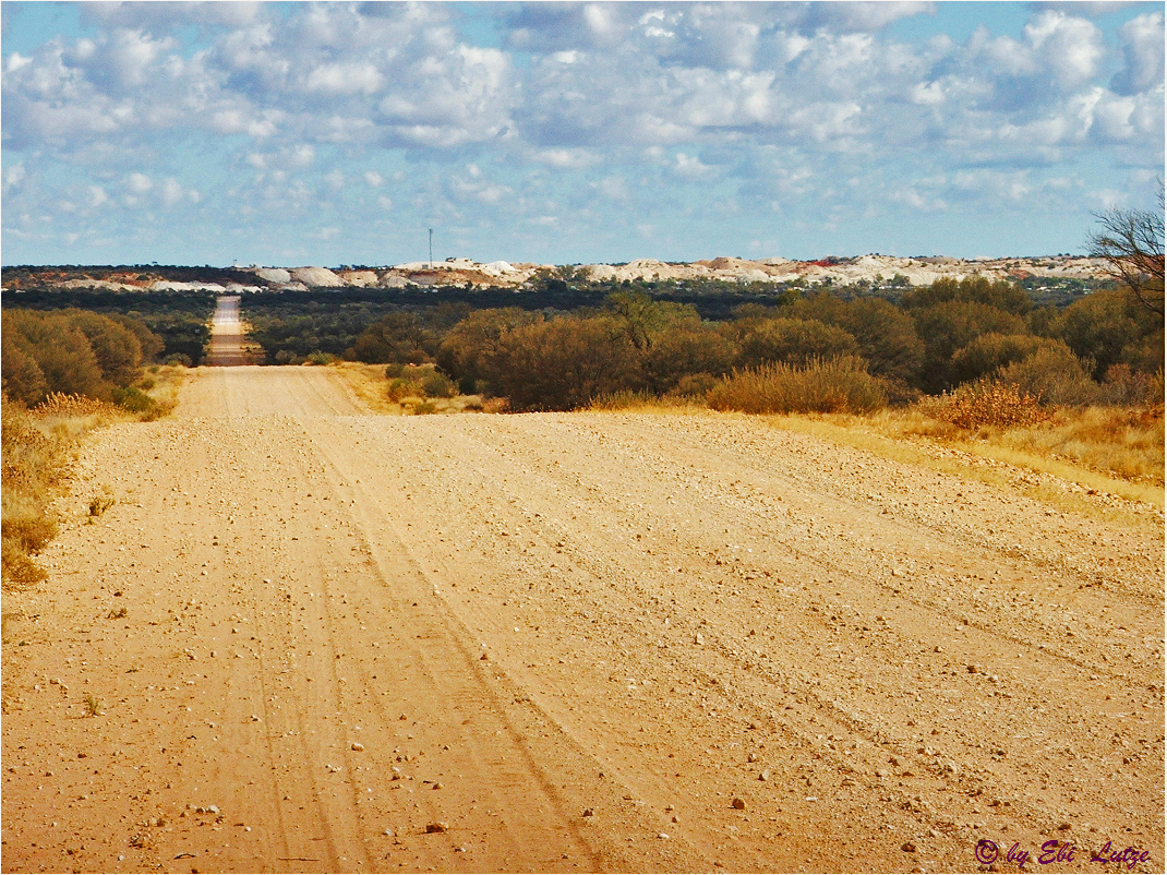 *** The Road to Mindabie Opal Town ***