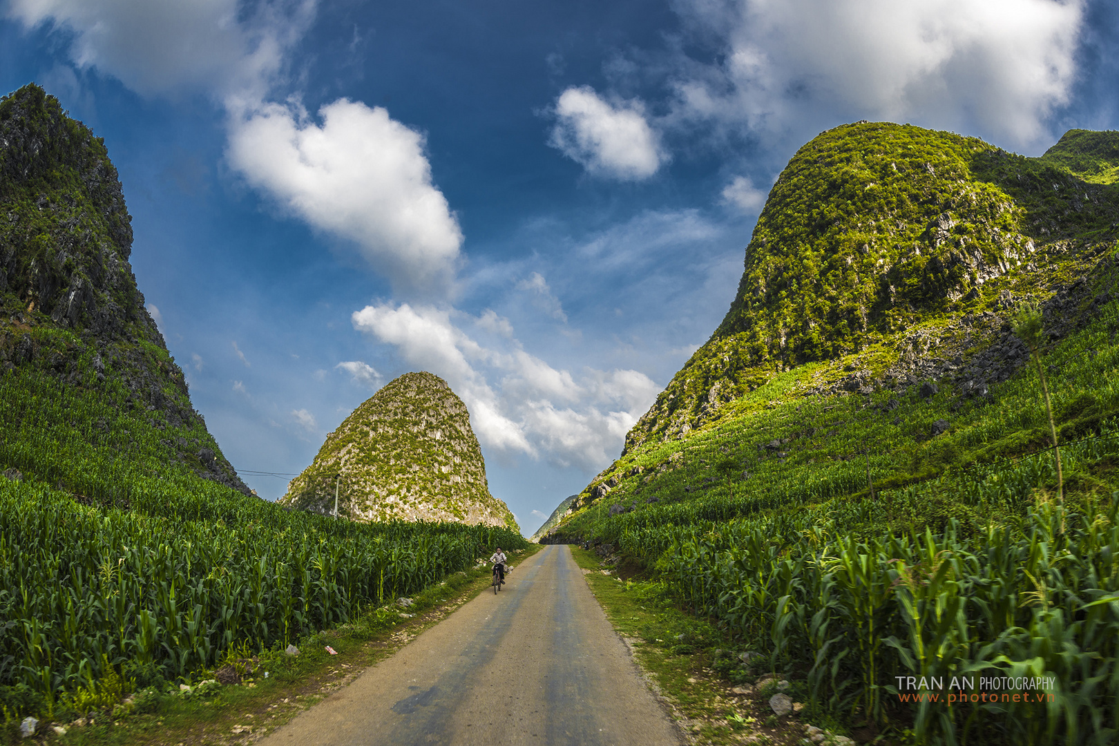 The Road to the Meo Vac Town.