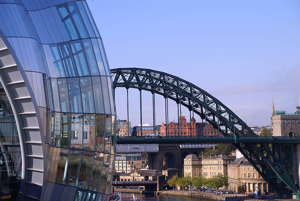 "The Sage" & Tyne-Bridge /Newcastle-Gateshead / Nordengland