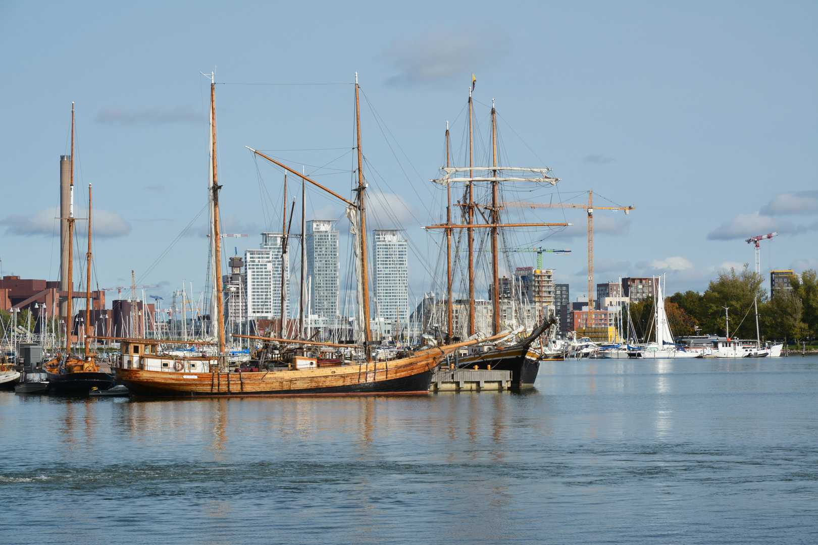 The sailing boat on T-pier