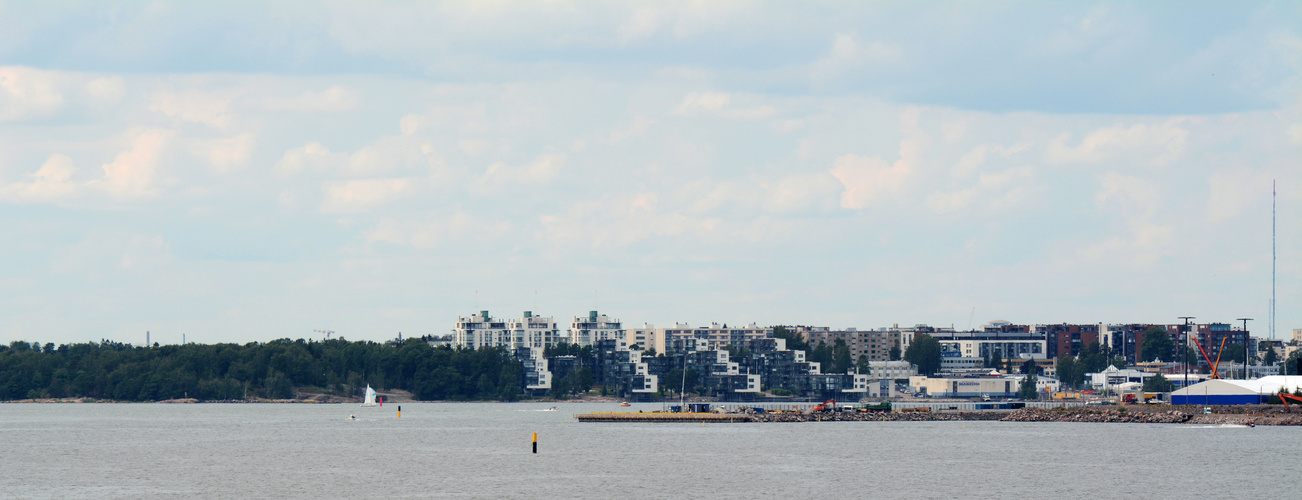 The sight from Suomenlinna to Lauttasaari