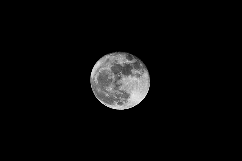 :: the silver moon tonight ::