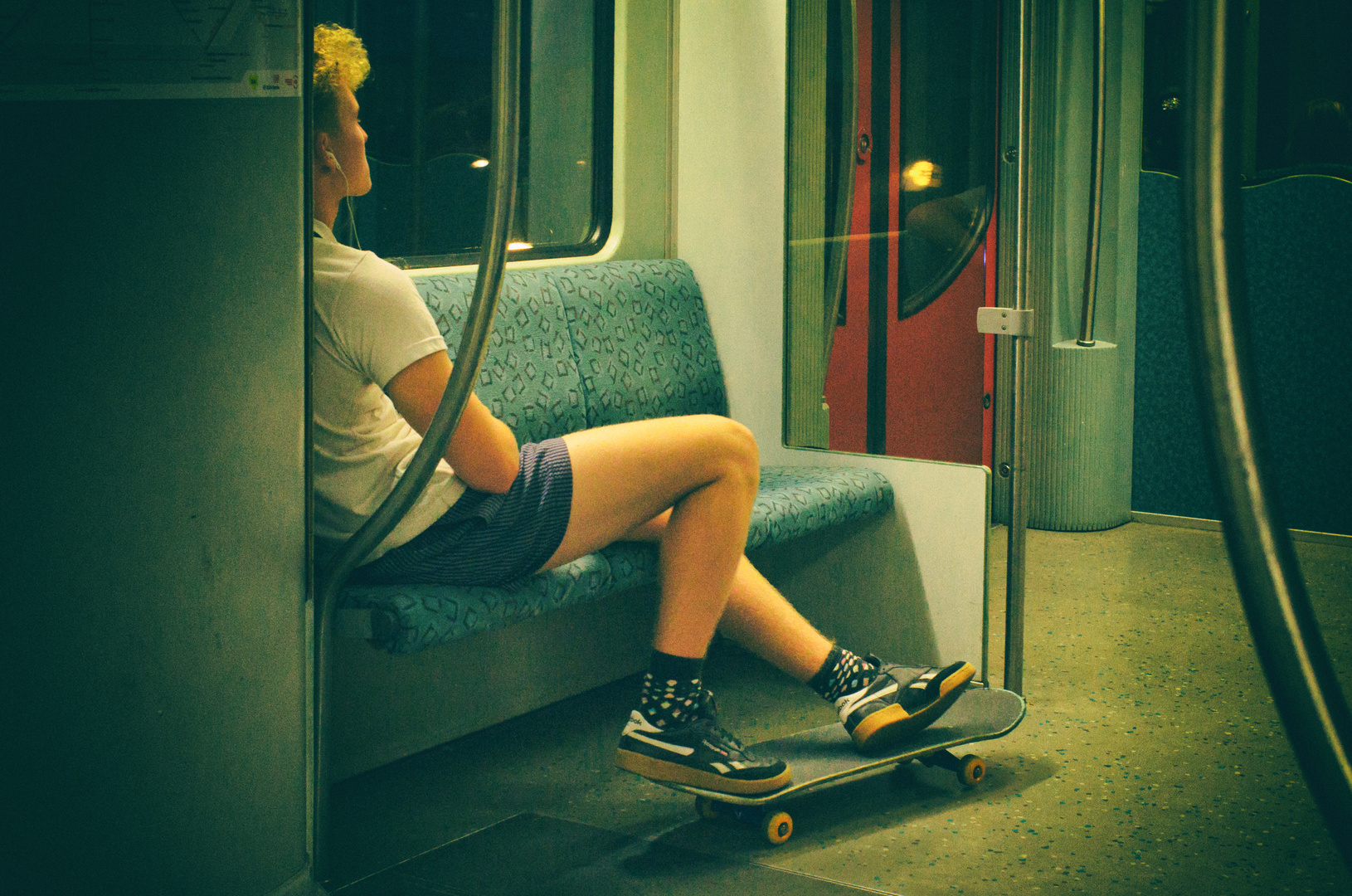 the skater in the train