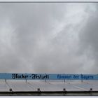 the sky is grey - but the heaven is weiß - blau