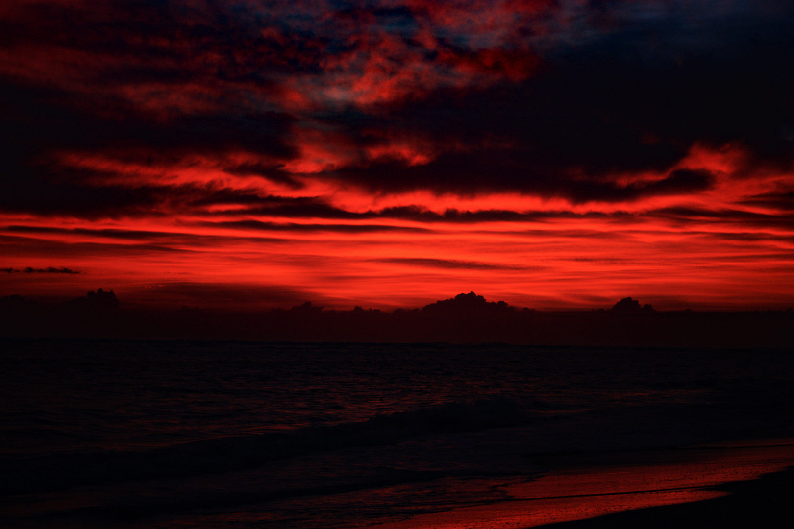 The sky turns red. A lot of blood is flowing in Ukraine at the moment