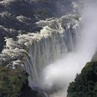 The smoke that thunders... so harmlos sieht der Platschregen von oben aus; Serie Vic Falls & Zambezi