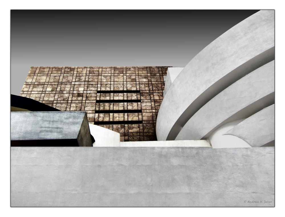 ... the Solomon R Guggenheim Museum ...