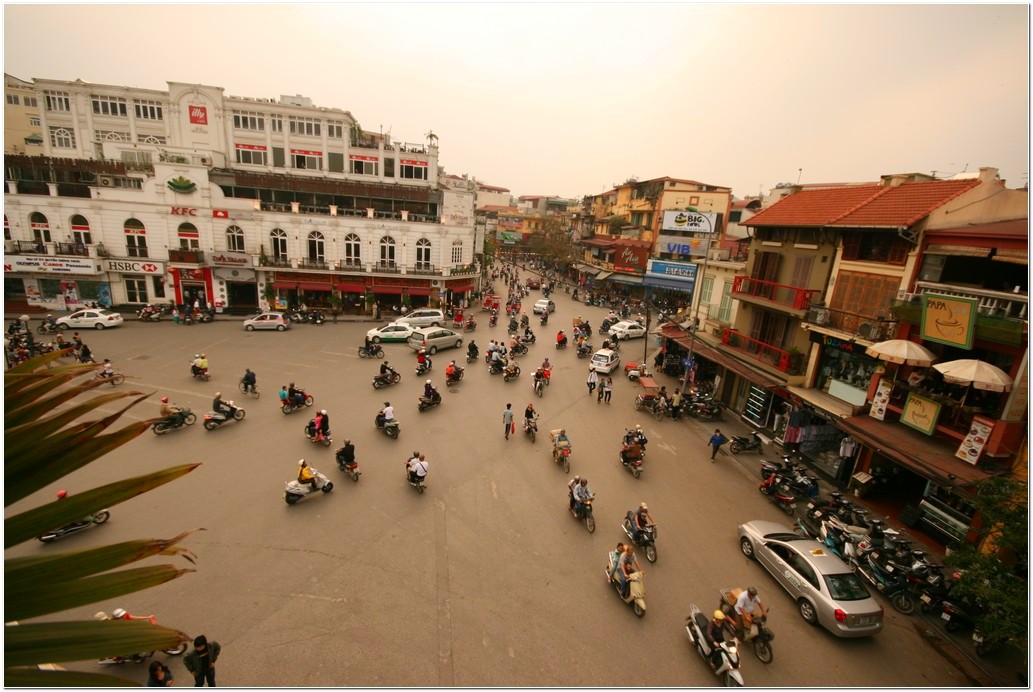 .:: The streets of Hanoi ::.