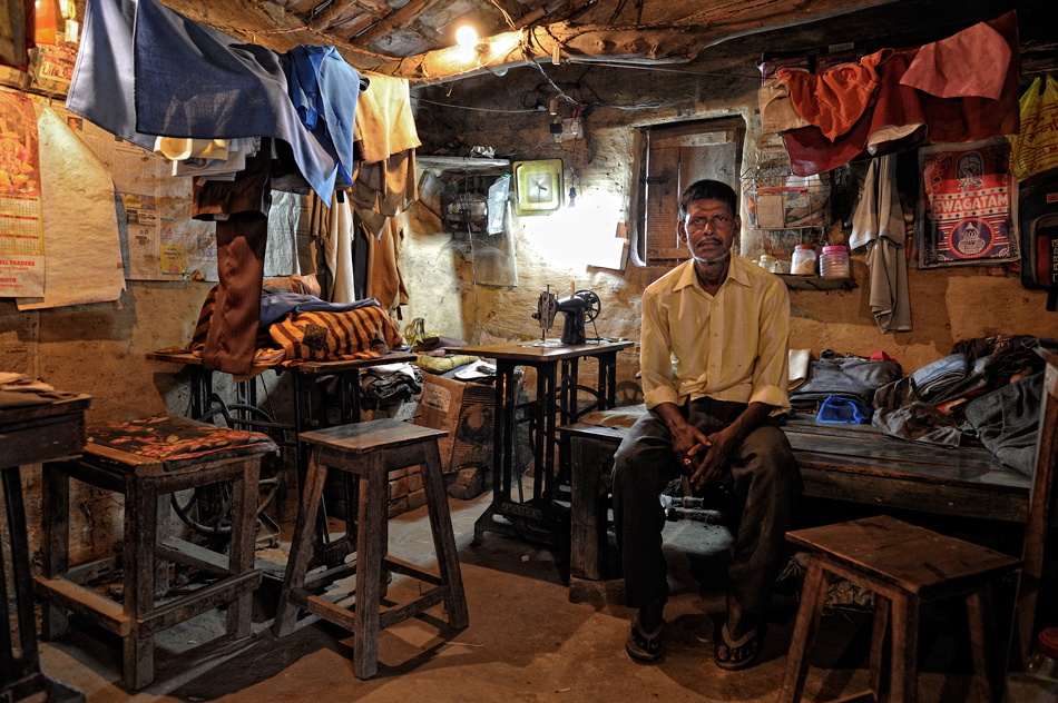 the tailors shop von Robert G. Mueller 