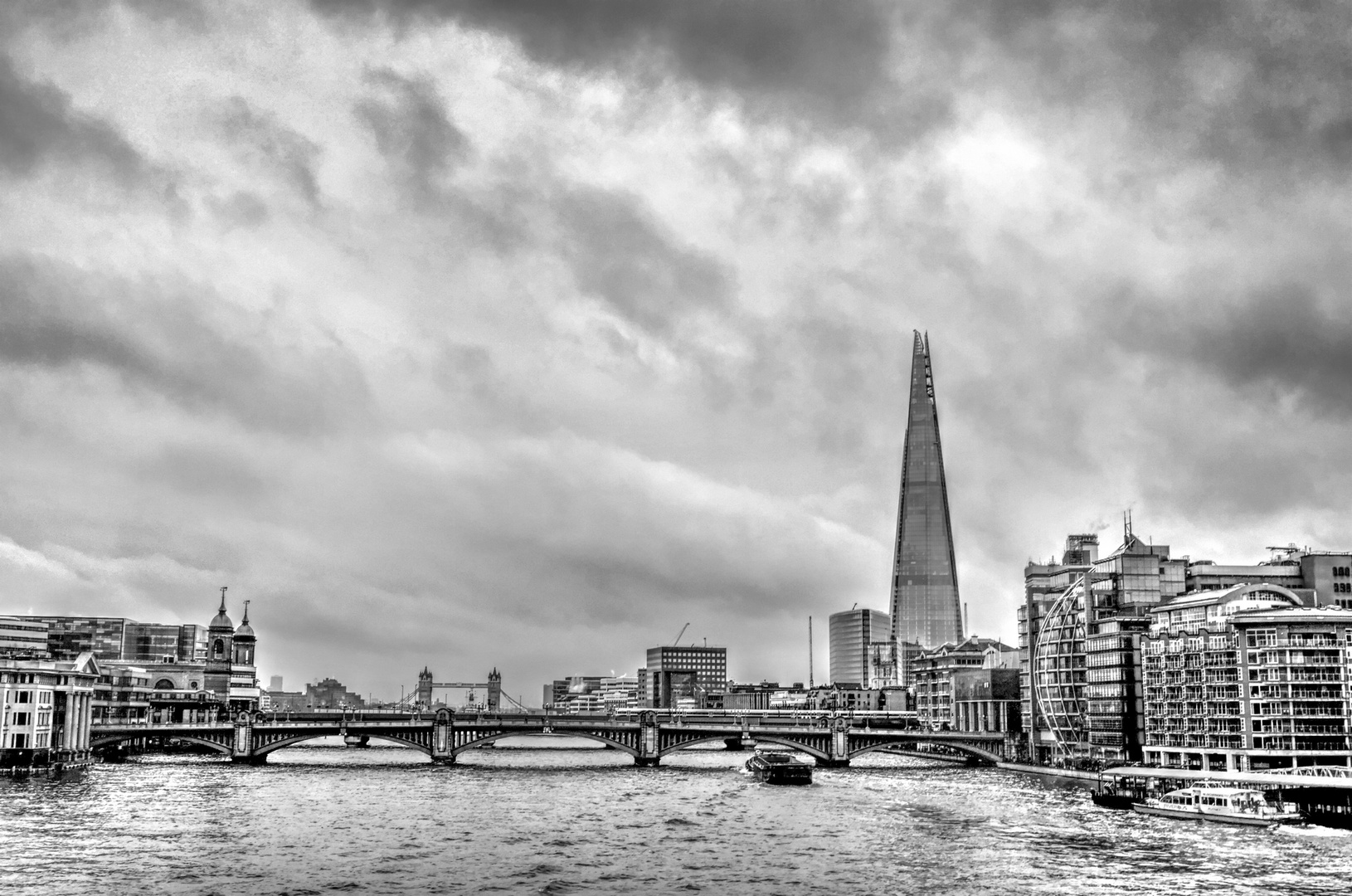 THE THAMES AND THE SHARD