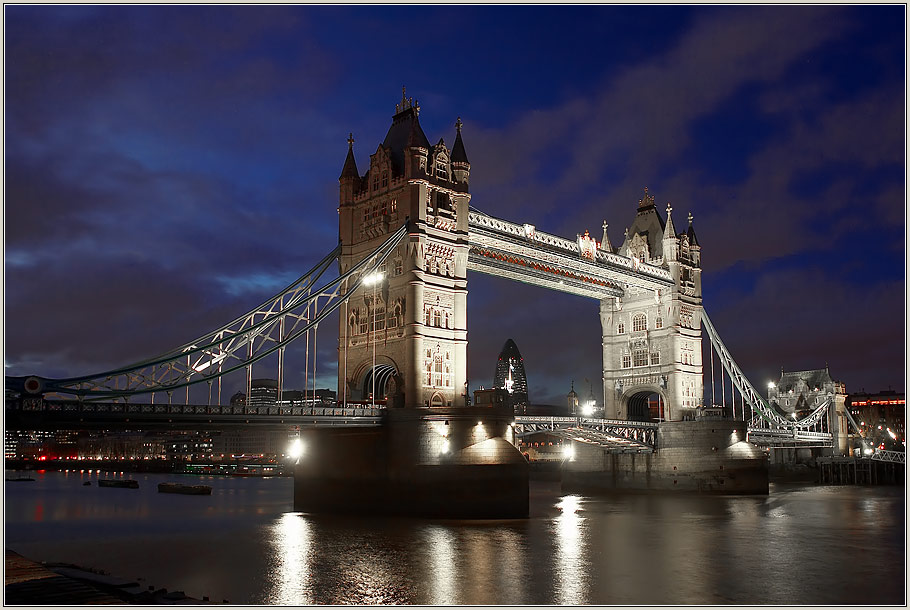 The Tower Bridge - Classicview