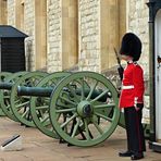 The Tower of London - Waterloo Barracks - Bewacher der Kronjuwelen