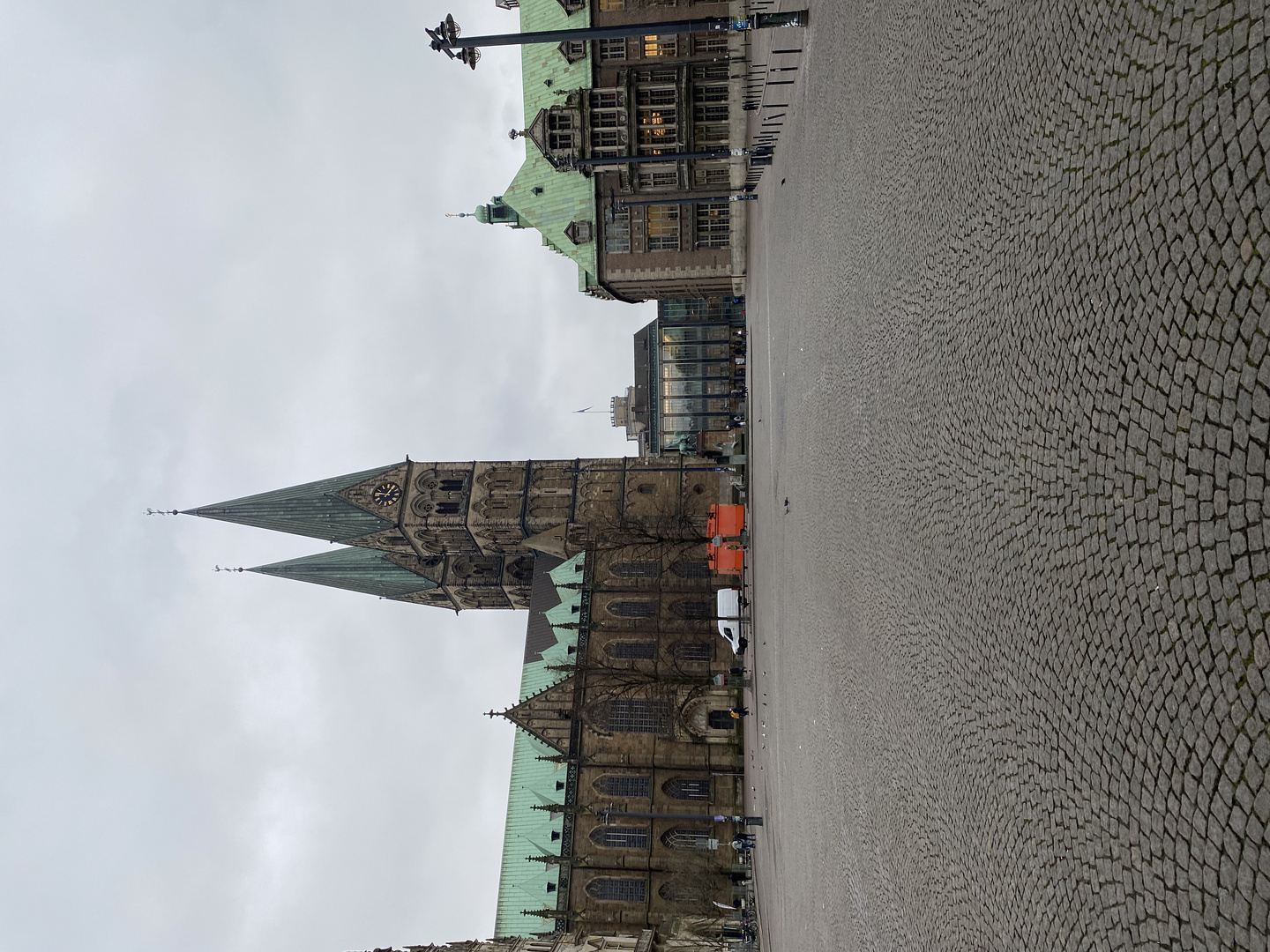 The triple in downtown Bremen, town hall, citizenship and the Bremen Cathedral