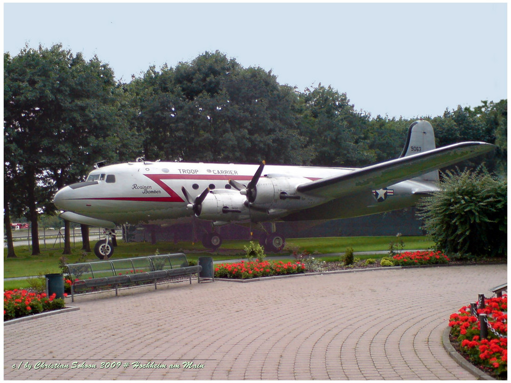 "The Troop Carrier" (Rosinenbomber)