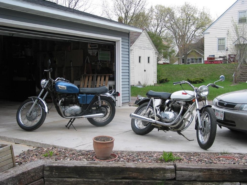 The Twins BSA A65 and Triumph T120R