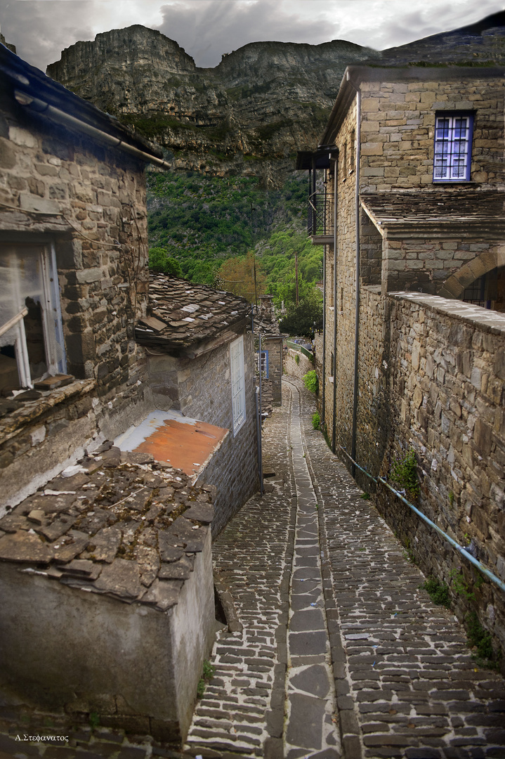 The Tzoumerca mountain peaks  3